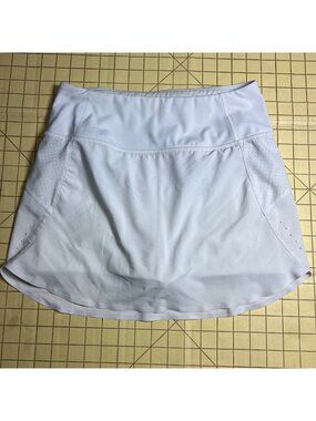 Athleta Run With It 14" White Skort XS Lightweight Breathable Athletic Wear